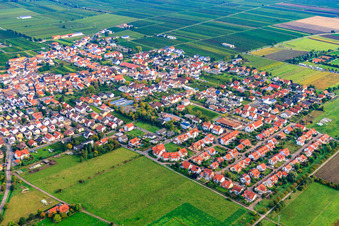 Vue aérienne de Vue du village depuis le sud-ouest à Niederkirchen bei Deidesheim dans le département Rhénanie-Palatinat, Allemagne
