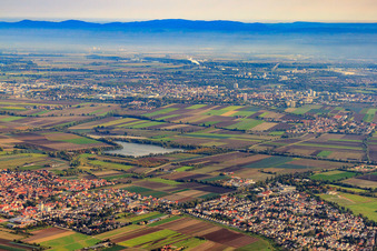 Vue aérienne de Vue de la ville depuis le sud-ouest à Lambsheim dans le département Rhénanie-Palatinat, Allemagne