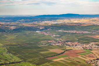 Vue aérienne de Du sud-ouest à le quartier Jerusalemsberg in Kirchheim an der Weinstraße dans le département Rhénanie-Palatinat, Allemagne