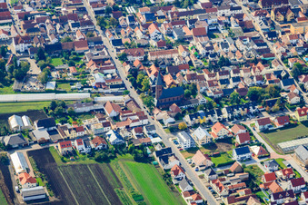 Vue aérienne de Église du Christ Maxdorf à Maxdorf dans le département Rhénanie-Palatinat, Allemagne