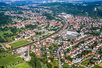 Vue aérienne de Quartier Berghausen in Pfinztal dans le département Bade-Wurtemberg, Allemagne