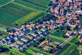Vue aérienne de Jahnring à Ellerstadt dans le département Rhénanie-Palatinat, Allemagne