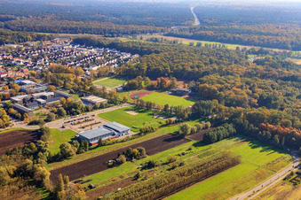 Vue d'oiseau de Stade Bienwald à Kandel dans le département Rhénanie-Palatinat, Allemagne