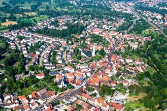 Vue aérienne de Quartier Berghausen in Pfinztal dans le département Bade-Wurtemberg, Allemagne