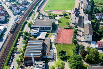 Vue aérienne de Salles de sport à le quartier Berghausen in Pfinztal dans le département Bade-Wurtemberg, Allemagne