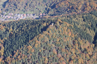 Vue oblique de Tour de Rehberg à Waldrohrbach dans le département Rhénanie-Palatinat, Allemagne