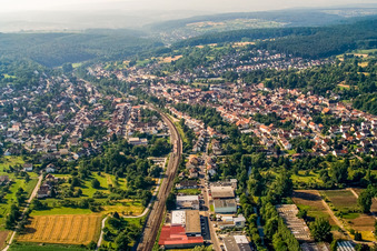Vue aérienne de De l'ouest à le quartier Söllingen in Pfinztal dans le département Bade-Wurtemberg, Allemagne