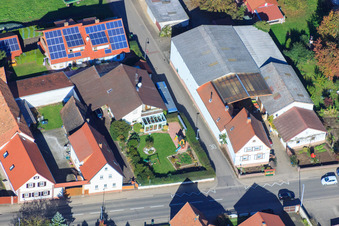 Vue aérienne de Main Street x Am Sportpl à Winden dans le département Rhénanie-Palatinat, Allemagne