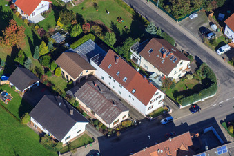 Vue aérienne de Rue principale x rue Steinweilerer à Winden dans le département Rhénanie-Palatinat, Allemagne