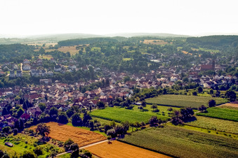 Vue aérienne de Lissweg à le quartier Wöschbach in Pfinztal dans le département Bade-Wurtemberg, Allemagne