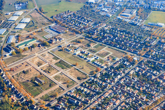 Vue aérienne de Nouvelle zone de développement Egon-Eiermann-Allee à le quartier Knielingen in Karlsruhe dans le département Bade-Wurtemberg, Allemagne