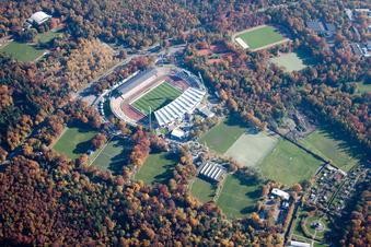 Vue aérienne de Football Wildparkstadion du club KSC à le quartier Innenstadt-Ost in Karlsruhe dans le département Bade-Wurtemberg, Allemagne
