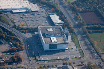 Vue aérienne de Mobilier Mann à le quartier Rintheim in Karlsruhe dans le département Bade-Wurtemberg, Allemagne
