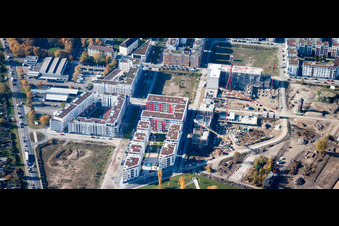 Vue oblique de Kriegsstraße Est à le quartier Südstadt in Karlsruhe dans le département Bade-Wurtemberg, Allemagne