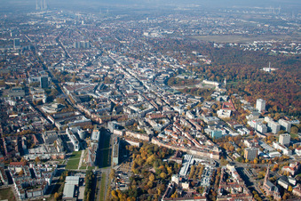 Vue aérienne de De l'est à le quartier Südstadt in Karlsruhe dans le département Bade-Wurtemberg, Allemagne
