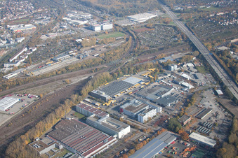 Vue oblique de Entrepôts et bâtiment d'expédition SWS-Speditions-GmbH, Ottostraße à le quartier Durlach in Karlsruhe dans le département Bade-Wurtemberg, Allemagne