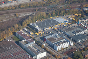 Entrepôts et bâtiment d'expédition SWS-Speditions-GmbH, Ottostraße à le quartier Durlach in Karlsruhe dans le département Bade-Wurtemberg, Allemagne d'en haut
