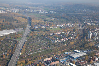 Vue aérienne de A5 à Durlach à le quartier Durlach in Karlsruhe dans le département Bade-Wurtemberg, Allemagne
