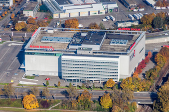 Vue oblique de Magasin de meubles - Marché de meubles XXL Lutz, MANN Management GmbH à le quartier Rintheim in Karlsruhe dans le département Bade-Wurtemberg, Allemagne