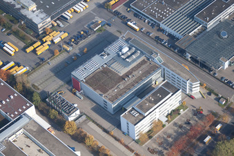 Vue aérienne de Killisfeld, Union allemande de l'homéopathie DHU-Arzneimittel GmbH & Co. KG à le quartier Durlach in Karlsruhe dans le département Bade-Wurtemberg, Allemagne