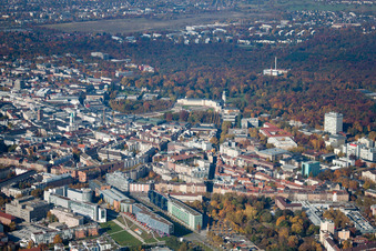 Vue aérienne de Du sud-est à le quartier Oststadt in Karlsruhe dans le département Bade-Wurtemberg, Allemagne