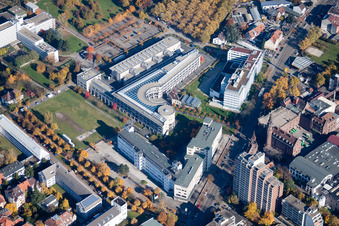 Vue aérienne de Institut Fraunhofer à le quartier Oststadt in Karlsruhe dans le département Bade-Wurtemberg, Allemagne