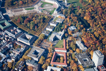 Vue aérienne de Université KIT à le quartier Innenstadt-Ost in Karlsruhe dans le département Bade-Wurtemberg, Allemagne
