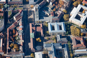 Vue oblique de Université KIT à le quartier Innenstadt-Ost in Karlsruhe dans le département Bade-Wurtemberg, Allemagne