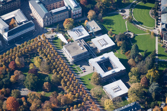 Vue aérienne de KIT Campus Université à le quartier Innenstadt-Ost in Karlsruhe dans le département Bade-Wurtemberg, Allemagne