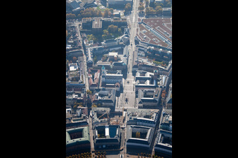 Vue aérienne de Place du marché de Karlstraße à le quartier Innenstadt-Ost in Karlsruhe dans le département Bade-Wurtemberg, Allemagne