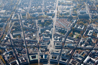 Vue aérienne de Place du marché de Karlstraße à le quartier Innenstadt-West in Karlsruhe dans le département Bade-Wurtemberg, Allemagne