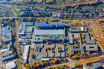 Vue d'oiseau de Siemens AG, site de fabrication et de développement Karlsruhe à le quartier Knielingen in Karlsruhe dans le département Bade-Wurtemberg, Allemagne
