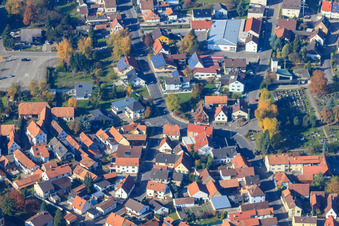 Vue aérienne de Friedenstraße x Ludwigstr à Hagenbach dans le département Rhénanie-Palatinat, Allemagne