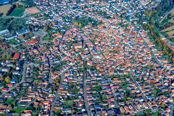 Vue aérienne de Centre-ville à Hagenbach dans le département Rhénanie-Palatinat, Allemagne