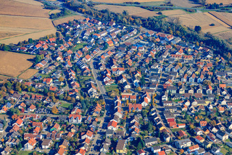 Avenue des Habsbourg à Hagenbach dans le département Rhénanie-Palatinat, Allemagne d'en haut