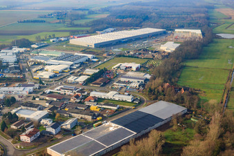 Vue aérienne de Zone industrielle, Centre Logistique de Gazely, 2ème phase de construction à le quartier Minderslachen in Kandel dans le département Rhénanie-Palatinat, Allemagne