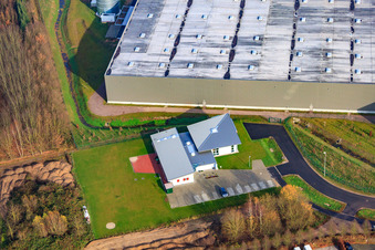 Vue aérienne de Communauté évangélique du Christ à le quartier Minderslachen in Kandel dans le département Rhénanie-Palatinat, Allemagne