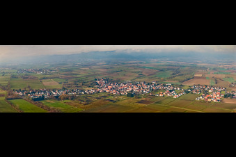 Vue aérienne de Panorama de la vue du village à Kapsweyer dans le département Rhénanie-Palatinat, Allemagne