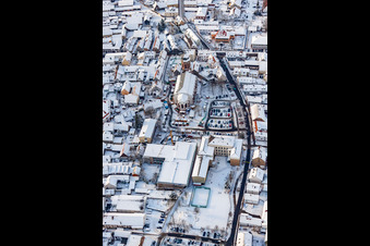 Marché de Noël sur la Plätzl et autour de l'église Saint-Georges à Kandel dans le département Rhénanie-Palatinat, Allemagne d'en haut