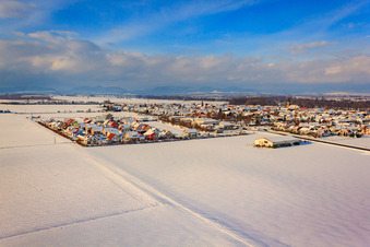 Photographie aérienne de Nouvelle zone de développement Brotäcker en hiver avec de la neige à Steinweiler dans le département Rhénanie-Palatinat, Allemagne