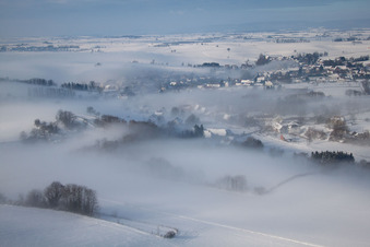 Vue aérienne de Wintzenbach dans le département Bas Rhin, France
