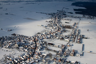 Vue aérienne de Schleithal dans le département Bas Rhin, France