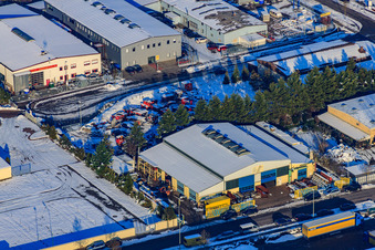 Vue aérienne de Horstring dans la neige en hiver à le quartier Minderslachen in Kandel dans le département Rhénanie-Palatinat, Allemagne