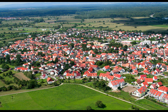 Vue aérienne de Du sud-est à le quartier Maximiliansau in Wörth am Rhein dans le département Rhénanie-Palatinat, Allemagne