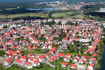 Vue aérienne de Chemin des saules à le quartier Maximiliansau in Wörth am Rhein dans le département Rhénanie-Palatinat, Allemagne