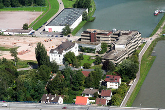 Vue aérienne de Chantier de construction du centre commercial CJD à le quartier Maximiliansau in Wörth am Rhein dans le département Rhénanie-Palatinat, Allemagne