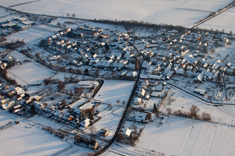 Vue aérienne de En hiver à le quartier Kapellen in Kapellen-Drusweiler dans le département Rhénanie-Palatinat, Allemagne