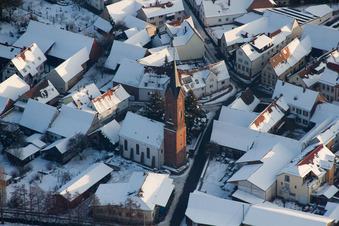 Vue aérienne de En hiver/neige à le quartier Drusweiler in Kapellen-Drusweiler dans le département Rhénanie-Palatinat, Allemagne