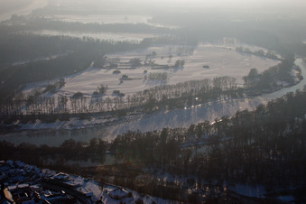 Vue aérienne de Estuaire de la Sauer à Munchhausen dans le département Bas Rhin, France