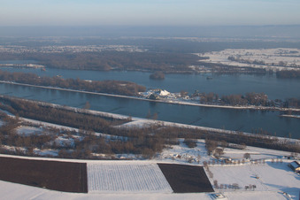 Vue aérienne de Canal du Rhin et de l'Or à Munchhausen dans le département Bas Rhin, France